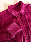 Camicia in raso jacquard a fantasia geometrica color amarena