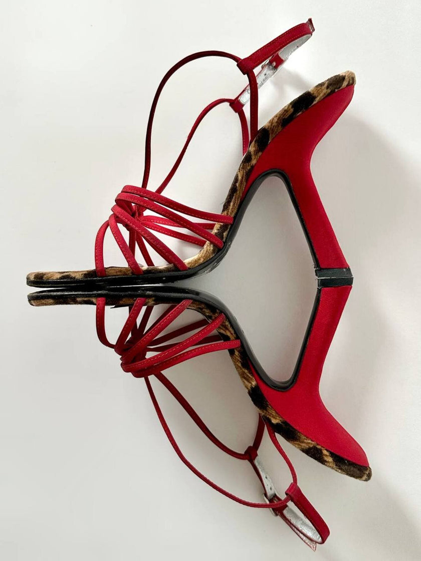 Sandalias vintage Dolce & Gabbana en crepé rojo y terciopelo con estampado de leopardo