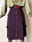 Gonna sartoriale A-Line in lana bouclé grigio antracite e rosso con bottoni in pelle