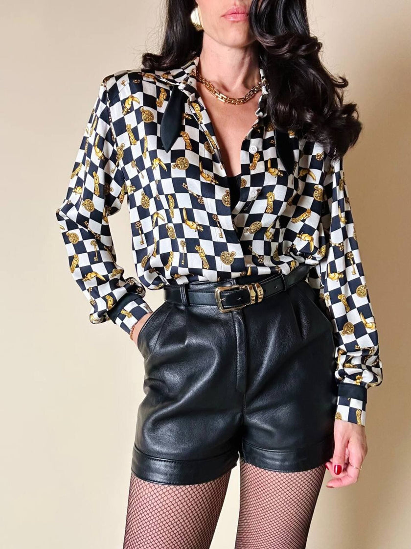 Short a vita alta con pinces in pelle nera