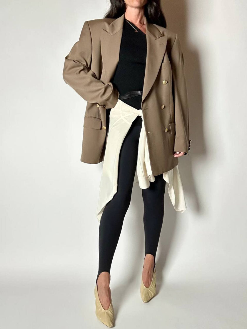 Blazer vintage Yves Saint Laurent in lana cachi doppiopetto con bottoni logati oro