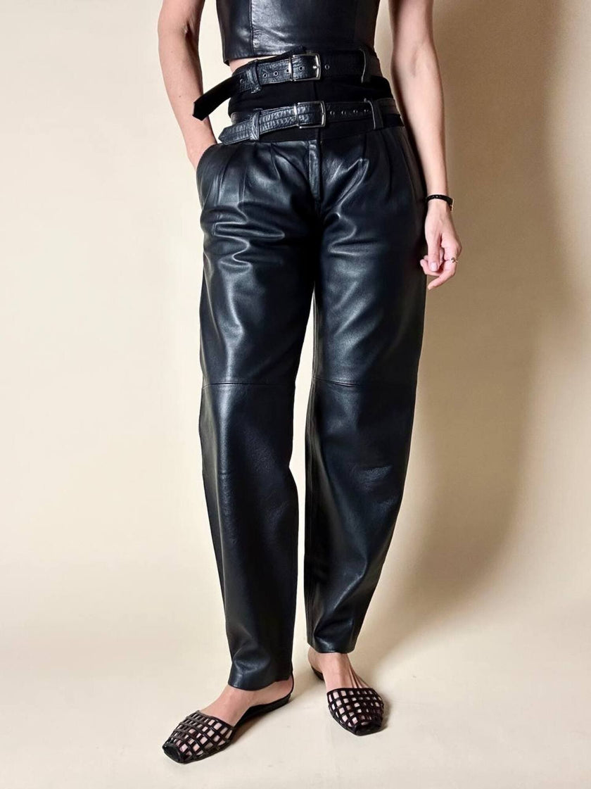 Pantalone vintage in pelle e camoscio nero a vita alta con doppie cinture
