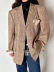 Blazer vintage oversize in fresco di lana principe di Galles beige e marrone con pochette in seta Vincam