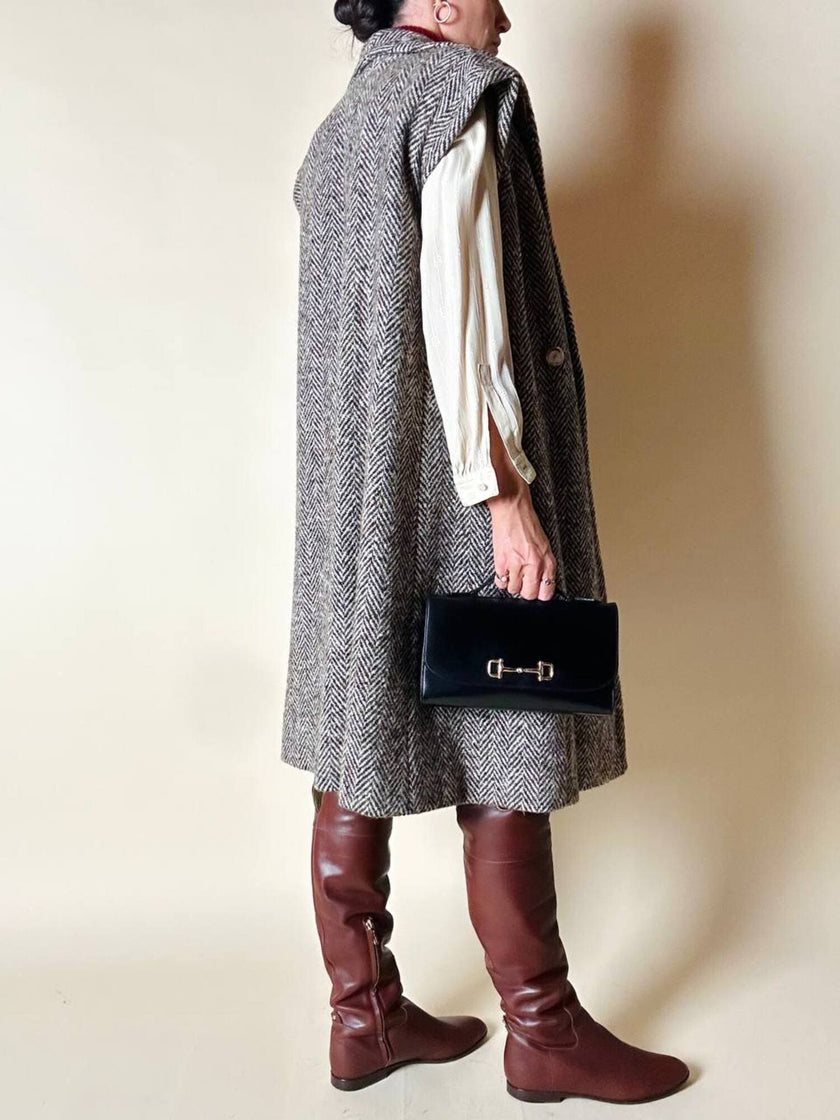 Gilet lungo doppiopetto in tweed a spina di pesce bianco e marrone