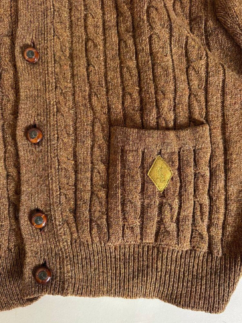 Kardigan von Yves Saint Laurent aus karamellfarbener Wolle mit Logo-Knöpfen von Berlebeck