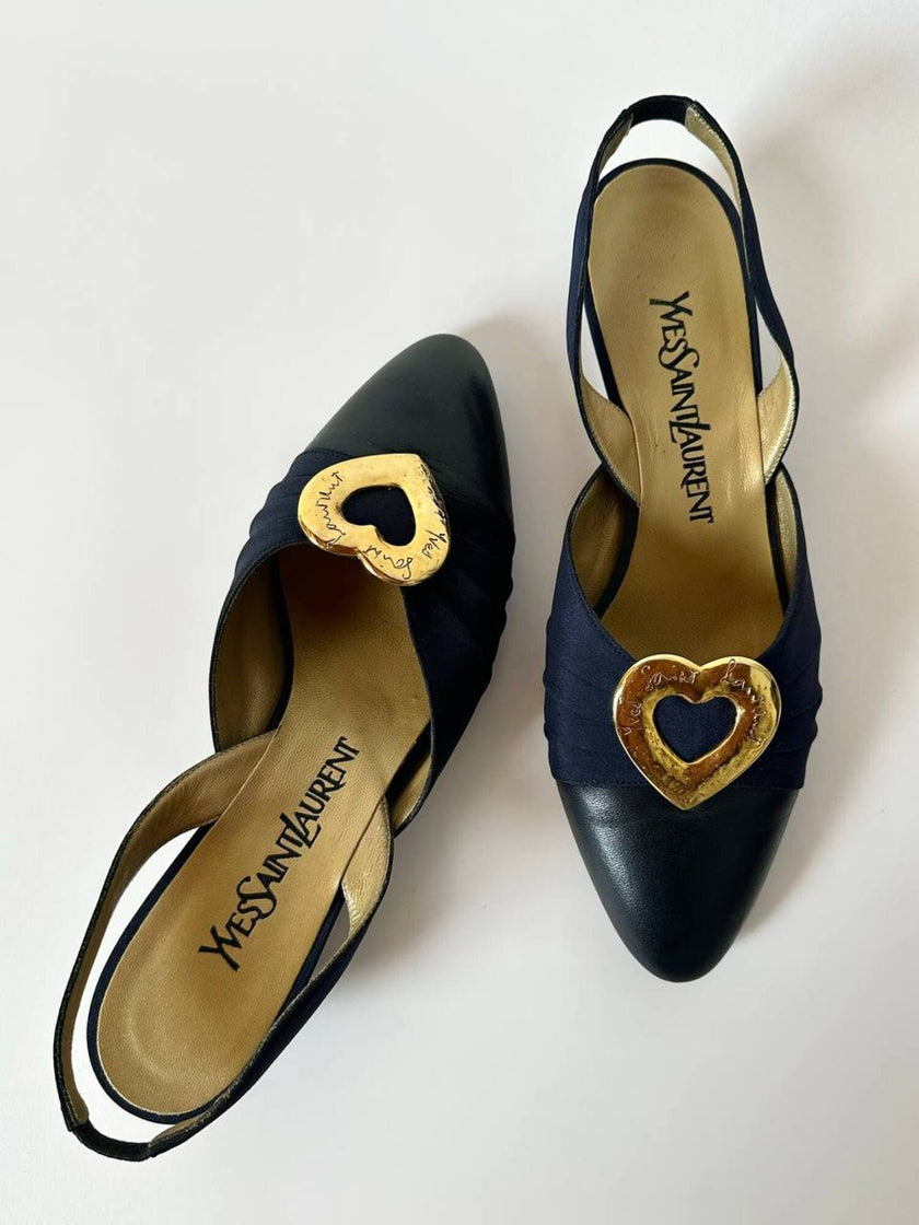 Slingback vintage Yves Saint Laurent blu notte con cuori gioiello dorati