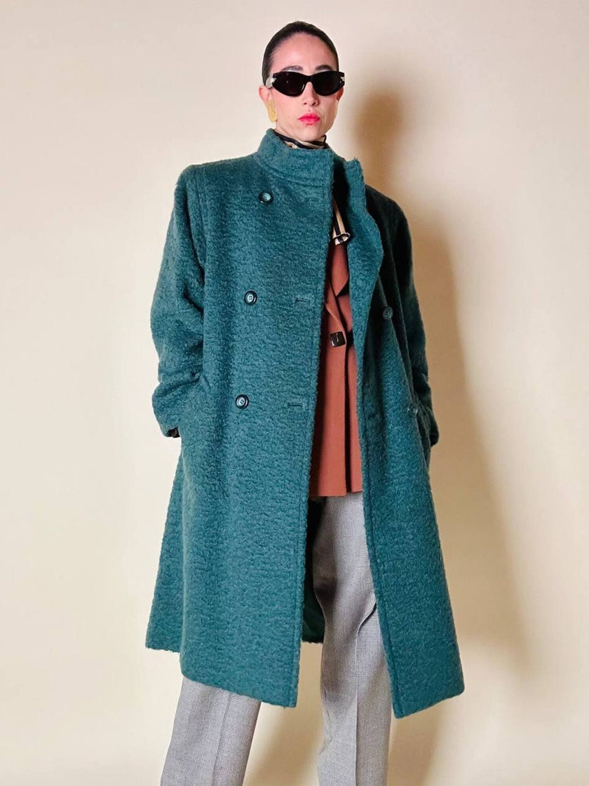 Cappotto doppiopetto in lana bouclé verde bosco con fodera firmata
