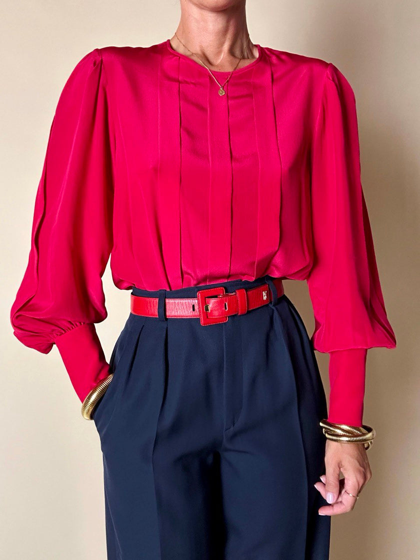 Cintura Yves Saint Laurent in pelle rossa con fibbia ricoperta e borchia dorata con logo YSL
