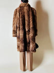 Cappotto vintage in pelliccia di visone marrone chiaro con lavorazione a pannelli