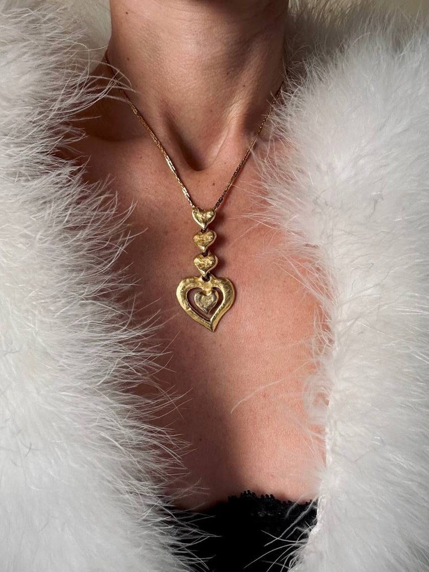 Collana dorata con ciondolo pendente a cuoricini “Yves Saint Laurent”