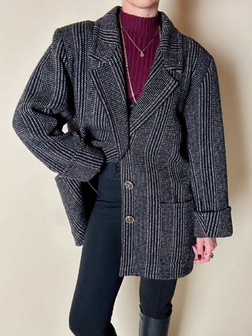 Manteau-blazer Yves Saint Laurent en tweed avec boutons bijoux logotés
