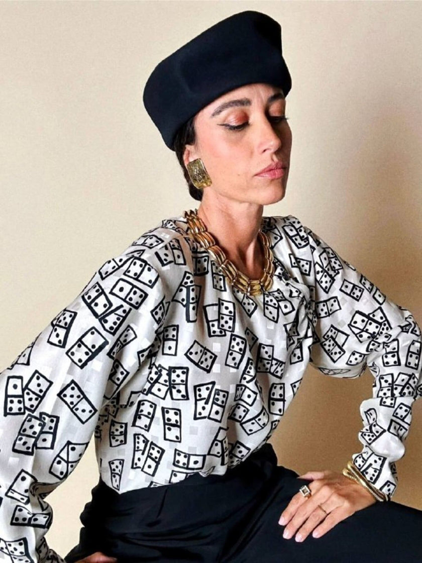 Maxi orecchini a clip dorati con logo YSL 