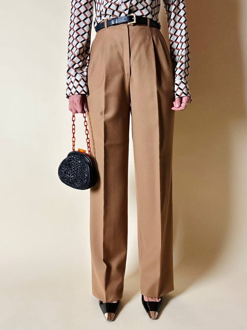 Cintura vintage Fendi in pelle nera con fibbia dorata