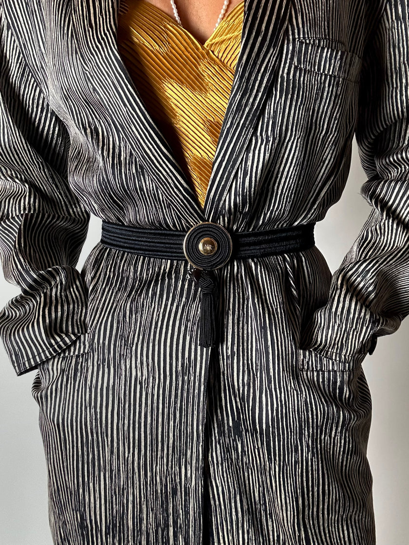 Cintura vintage Nina Ricci Paris in passamaneria elastica nera con fibbia gioiello e nappa couture