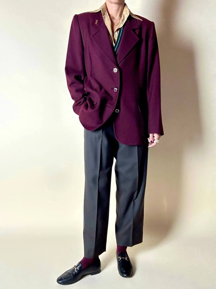 Blazer sartoriale in rasato di lana bordeaux con bottoni gioiello