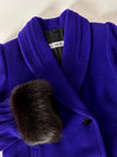 Cappotto vintage blu violaceo in lana con polsi in pelliccia di volpe nera