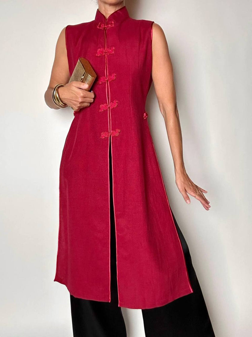 Maxi gilet vintage rosso rubino con alamari in raso