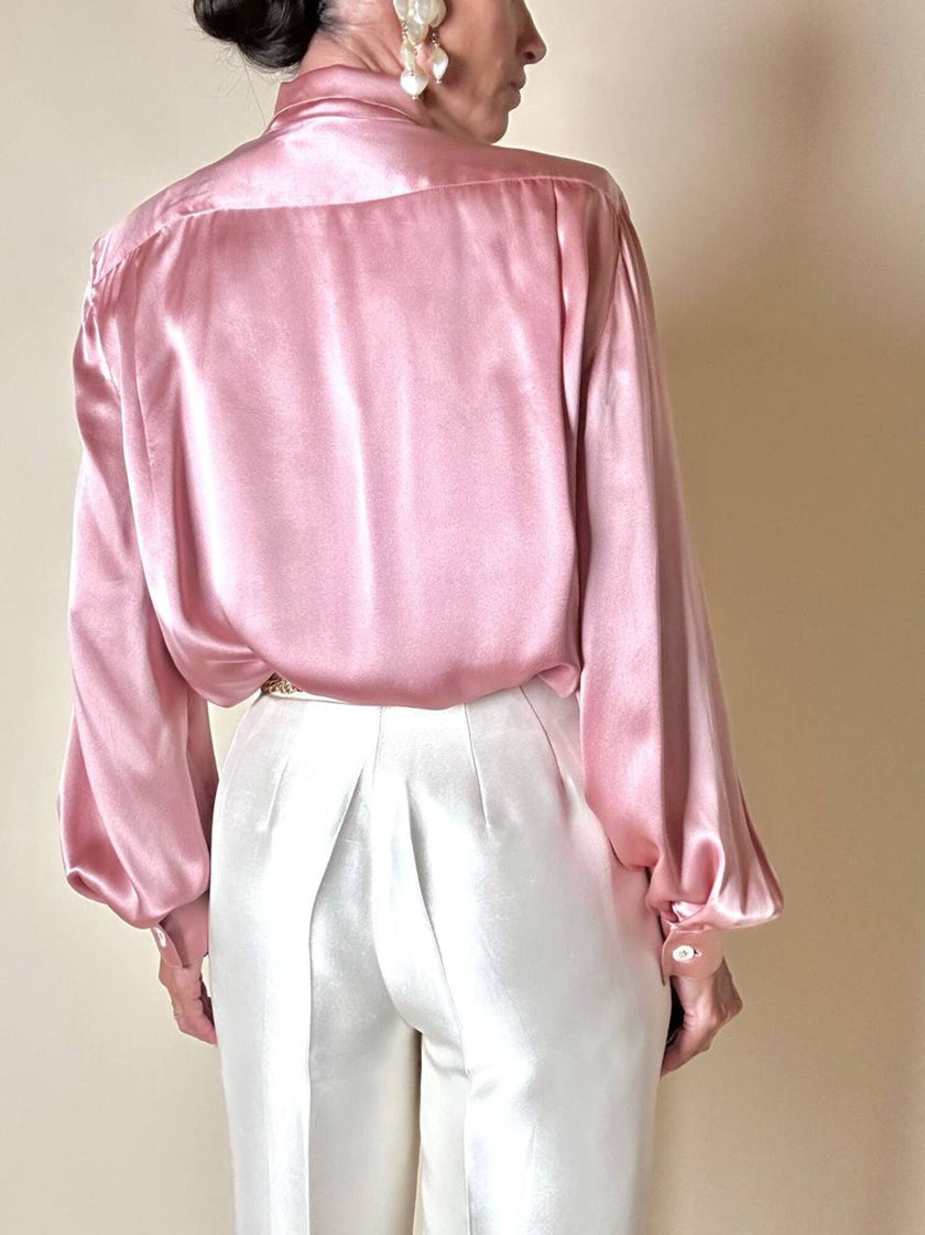 Camicia con fiocco al collo in raso di seta rosa 