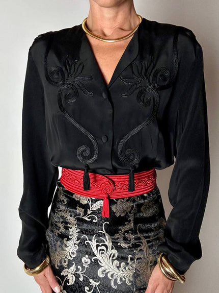 Camicia vintage in misto seta nero con passamanerie ricamate e nappe couture