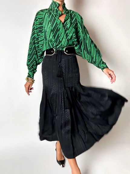 Camicia vintage in fresco di lana e seta verde smeraldo con fantasia grafica astratta