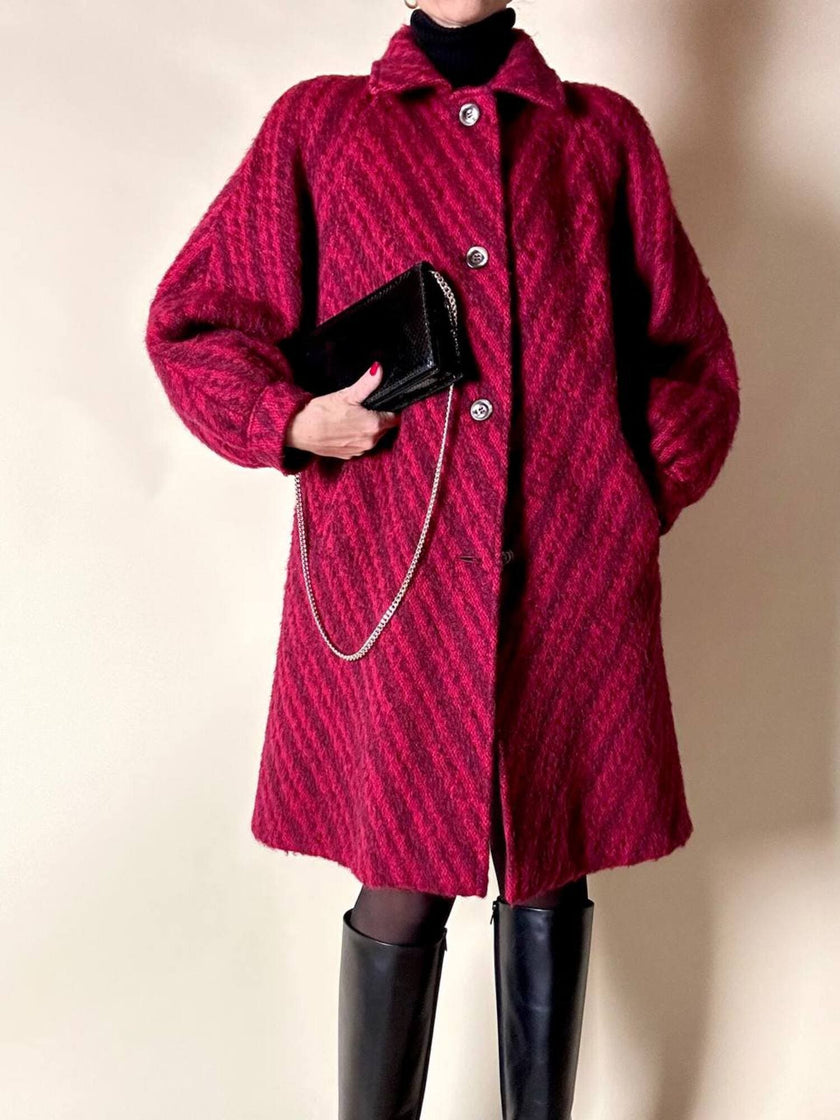 Cappottino in lana e mohair con fantasia a righe diagonali in due tonalità di rosso