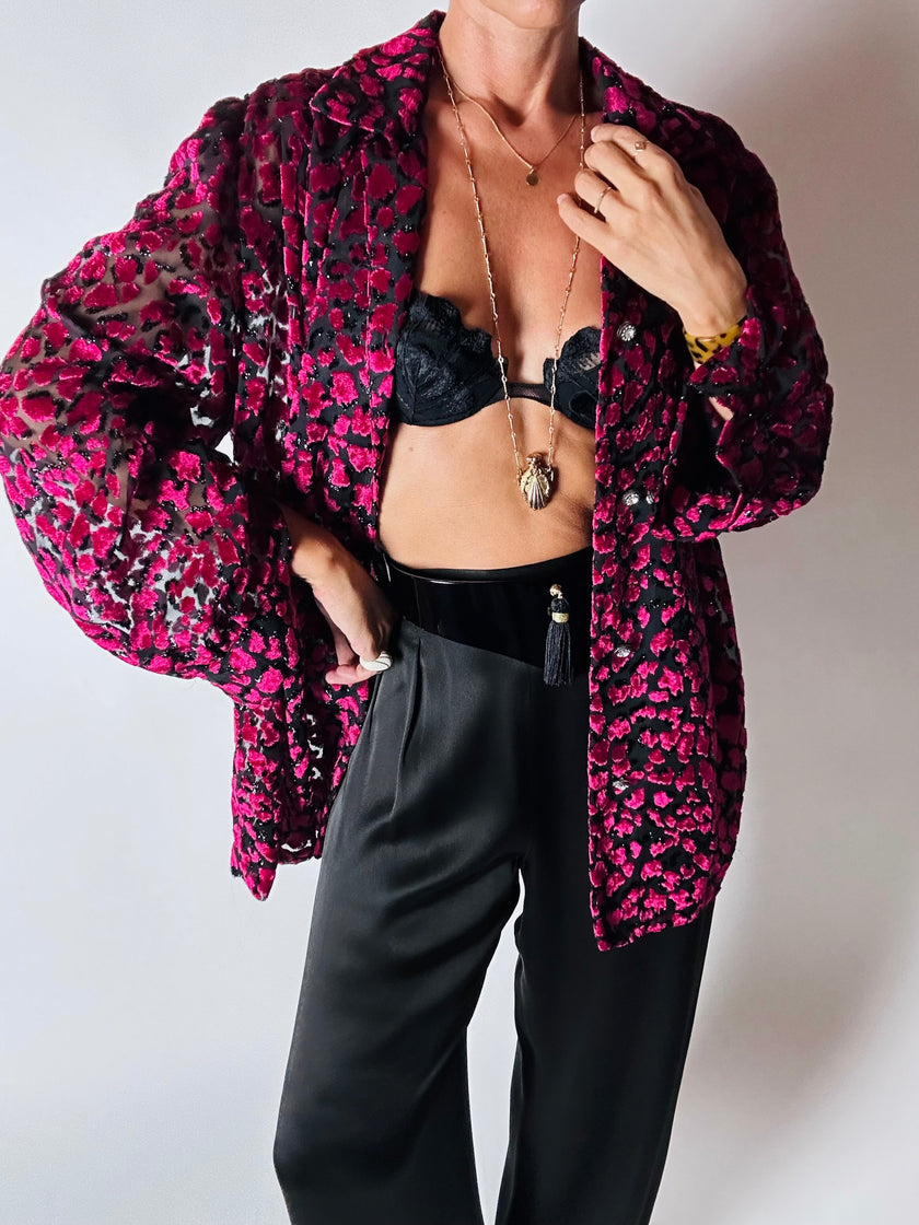 Camicia vintage in velluto dévoré amarena e lurex nero con motivo animalier