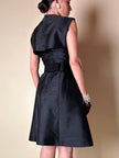 Abito sartoriale in shantung nero con bolero in coordinato