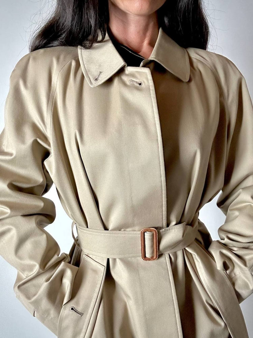 Vintage Burberry’s Trenchcoat aus beigem Gabardine mit passendem Gürtel und Check-Futter