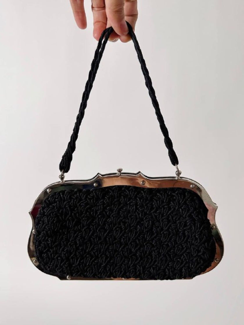 Borsa da sera vintage Art Déco in crochet  nero con montatura in metallo argentato