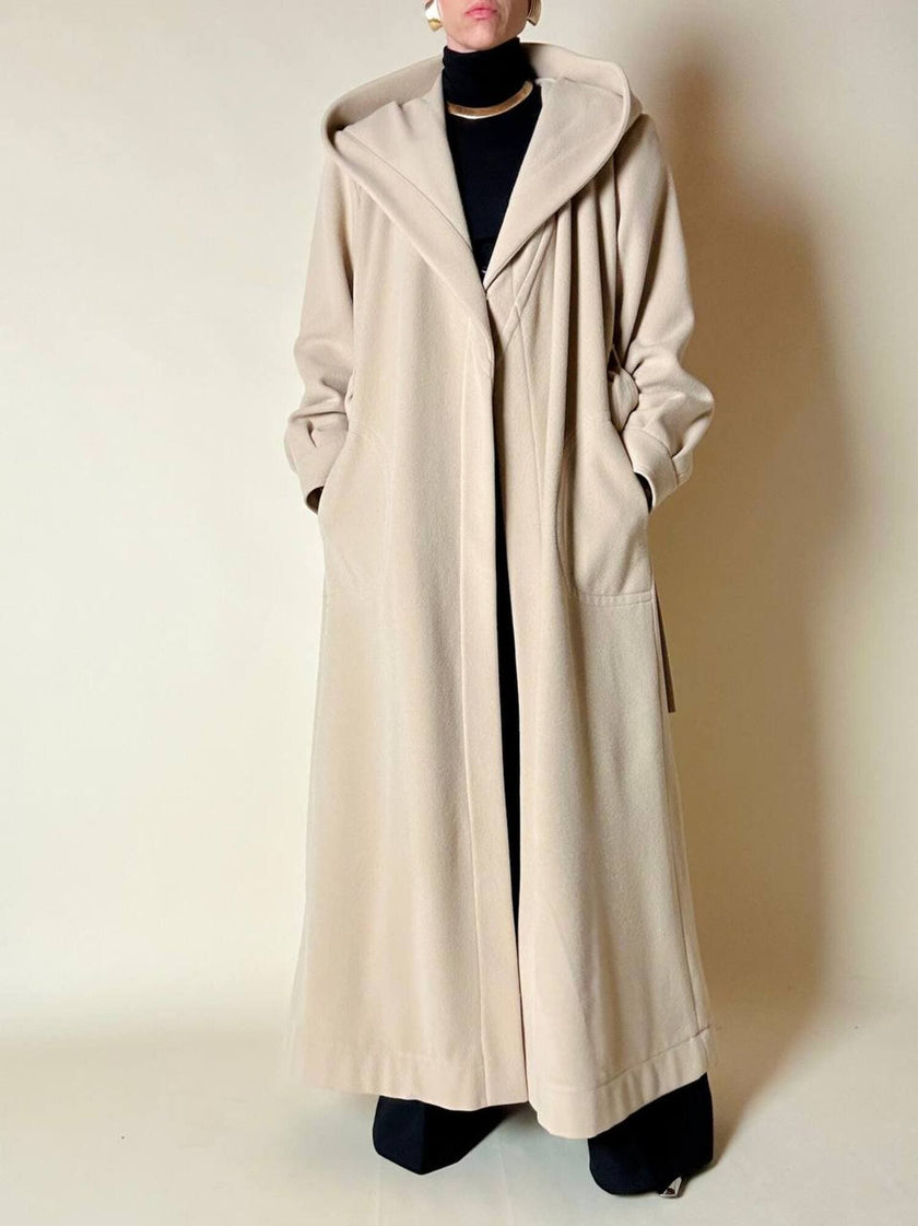 Cappotto lungo a vestaglia con cappuccio in drap di lana beige “Yves Saint Laurent”