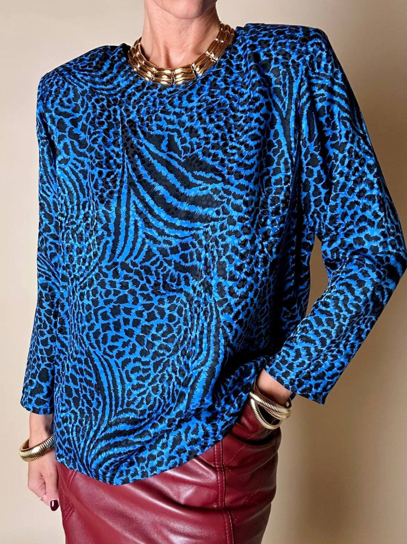 Blusa Yves Saint Laurent in seta jacquard blu elettrico con fantasia animalier nera