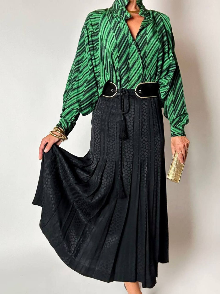 Camicia vintage in fresco di lana e seta verde smeraldo con fantasia grafica astratta