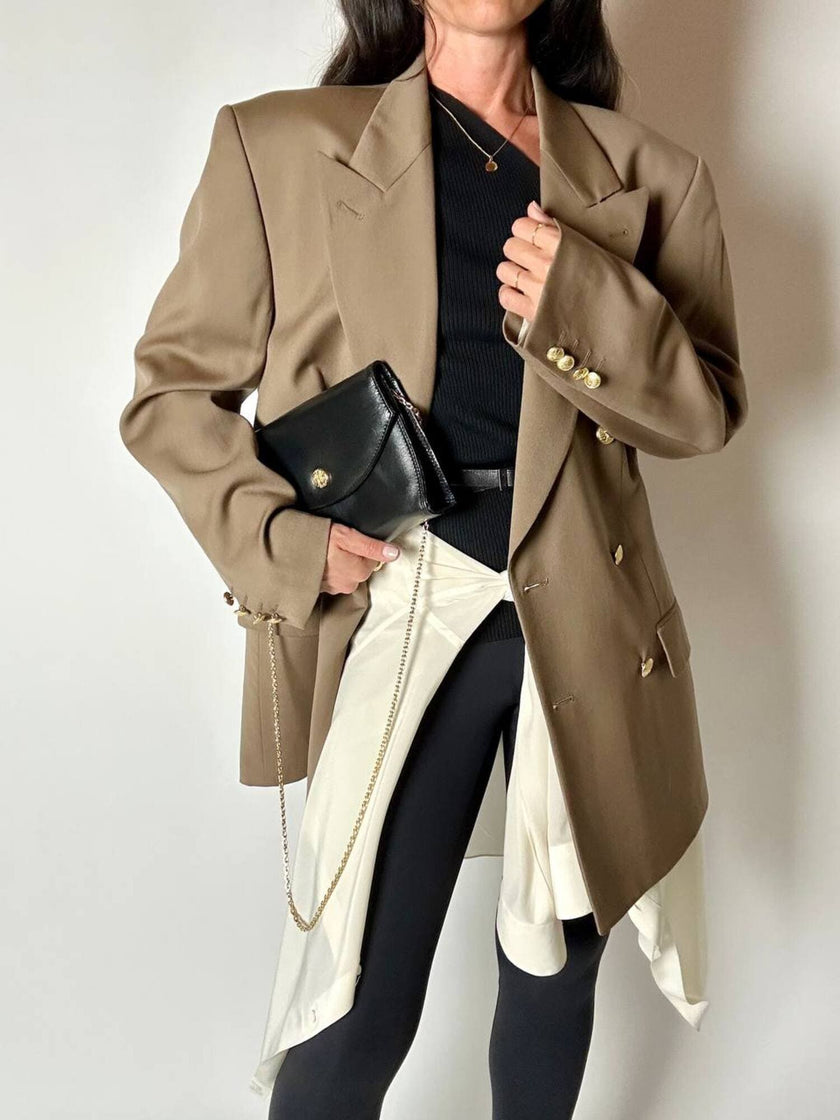 Blazer vintage Yves Saint Laurent in lana cachi doppiopetto con bottoni logati oro