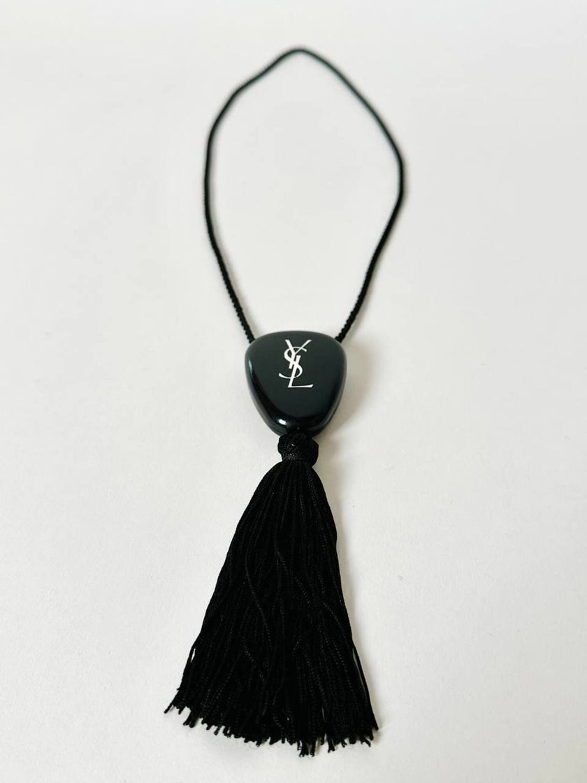 Collana vintage Yves Saint Laurent con pendente nappa couture – gioiello diffusore di aroma