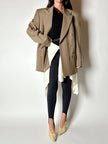 Blazer vintage Yves Saint Laurent in lana cachi doppiopetto con bottoni logati oro