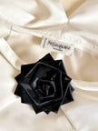 Blusa vintage Yves Saint Laurent bianca con grande balza e rosa nera
