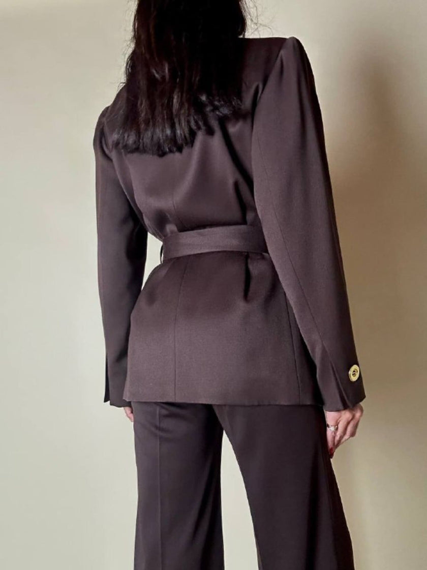 Blazer doppiopetto in lana color cioccolato “Yves Saint Laurent” con pantalone abbinato