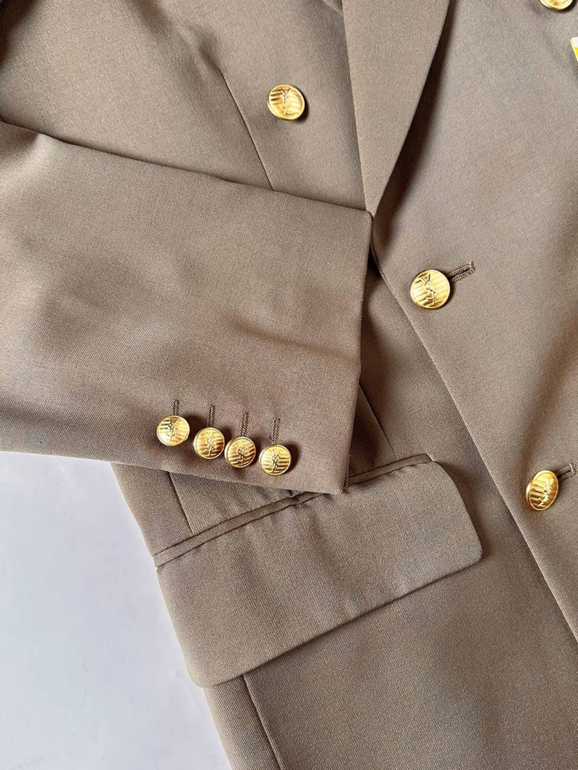 Blazer vintage Yves Saint Laurent in lana cachi doppiopetto con bottoni logati oro