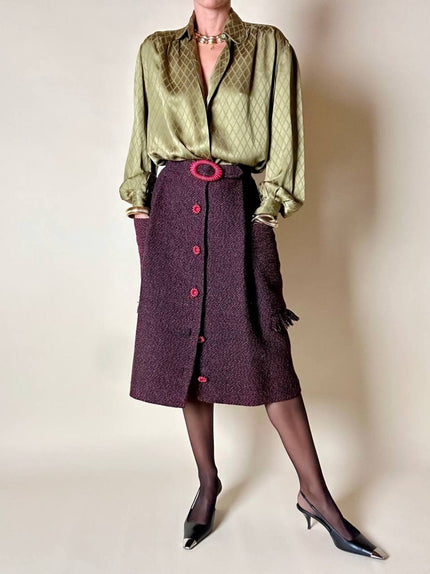 Gonna sartoriale A-Line in lana bouclé grigio antracite e rosso con bottoni in pelle
