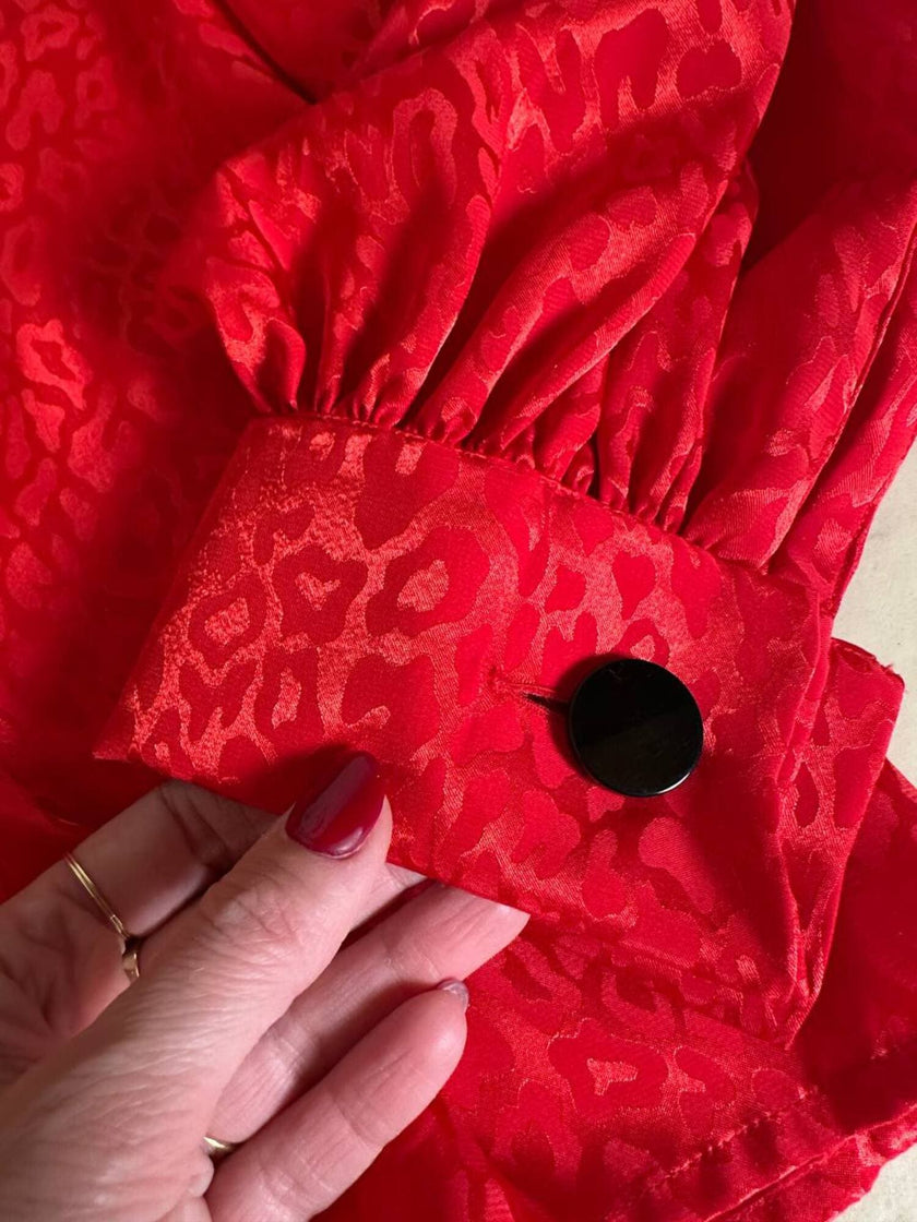 Camicia vintage Yves Saint Laurent in raso jaquard rosso con bottoni neri