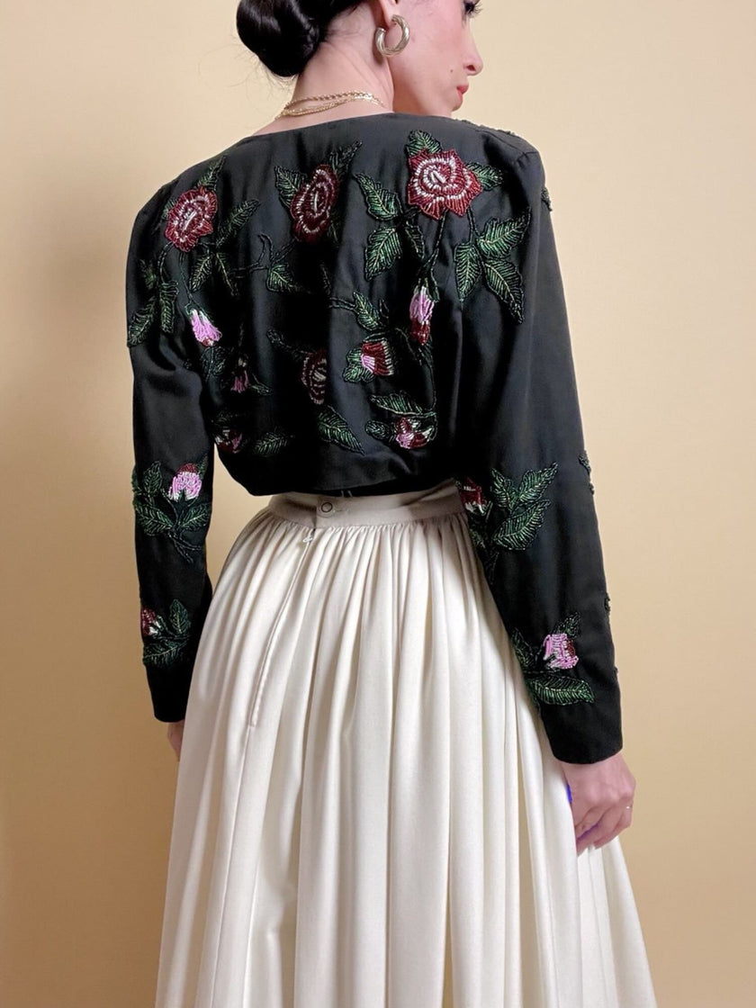 Bolero sartoriale in cotone nero con rose rosse ricamate in perline