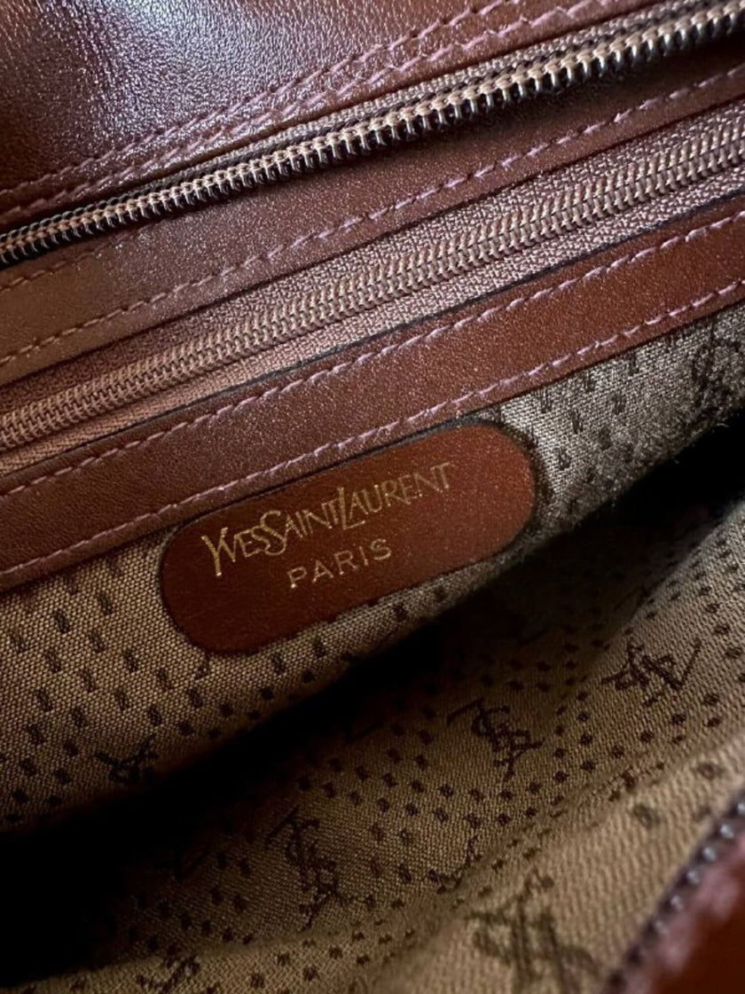 Borsa bandoulière Yves Saint Laurent in pelle marrone castagna con logo a caldo