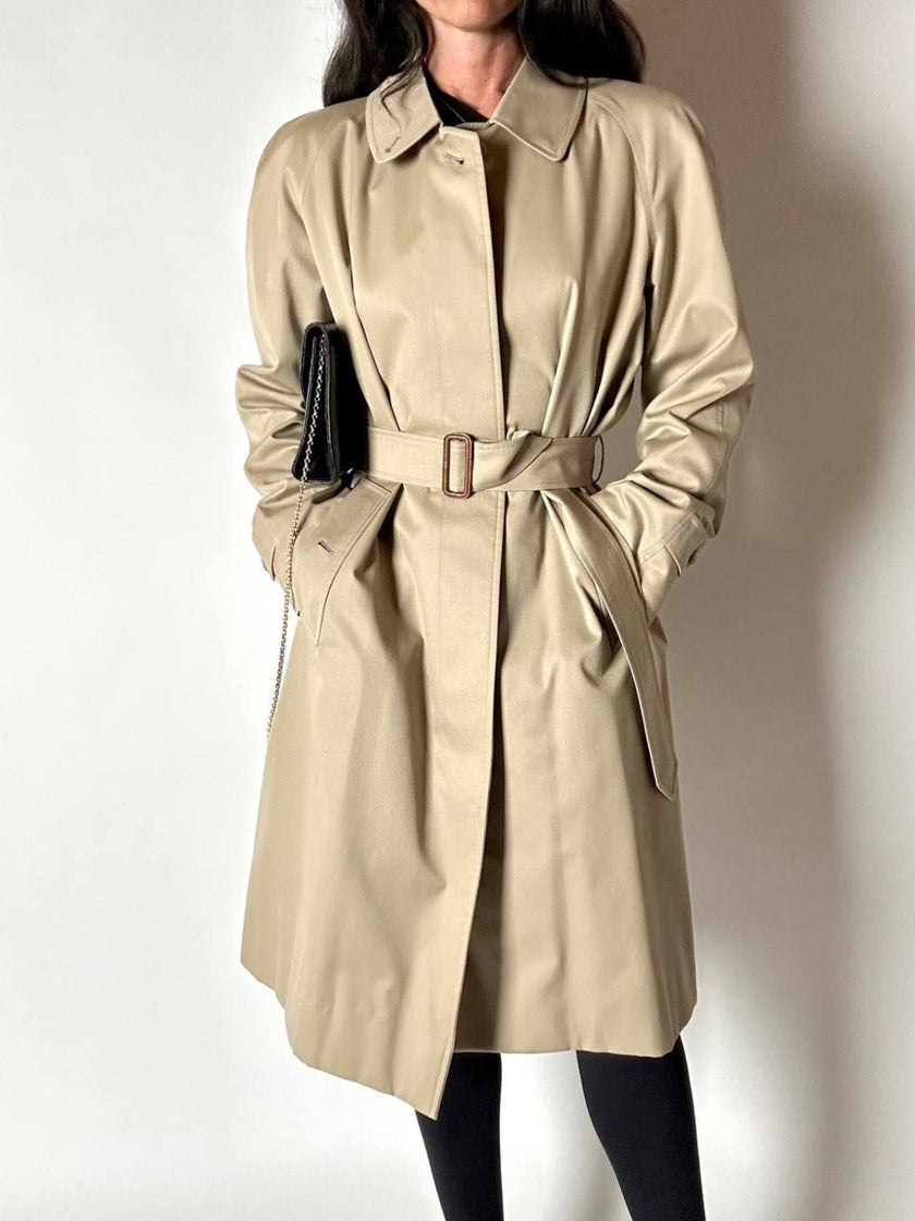 Vintage Burberry’s Trenchcoat aus beigem Gabardine mit passendem Gürtel und Check-Futter