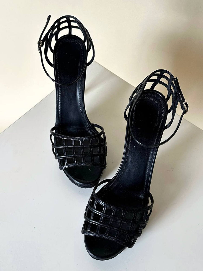 Sandali Yves Saint Laurent in pelle nera con tomaia a gabbia tacco a spillo e plateau – SS 2009