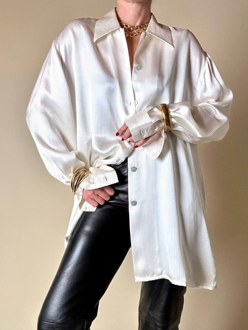 Camicia vintage in raso di seta avorio millerighe modello oversize con bottoni di madreperla