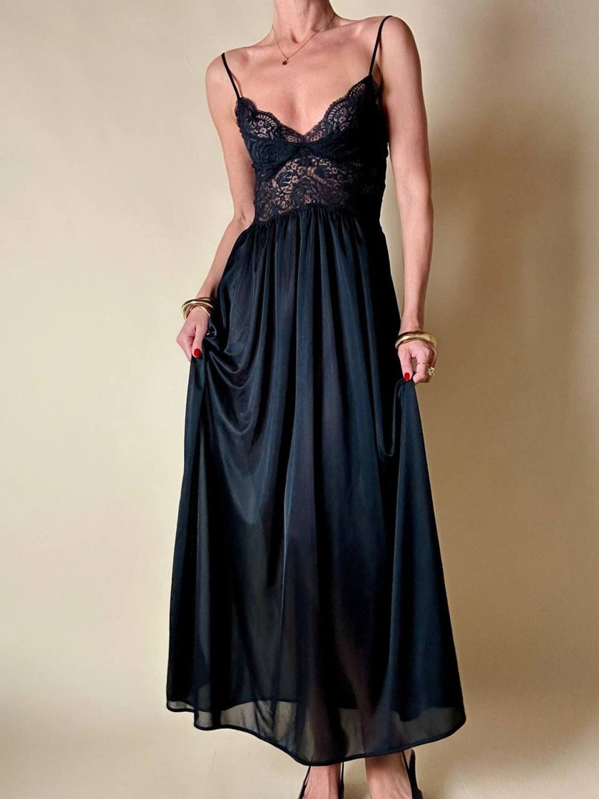 Slip dress nero in pizzo con coppe a balconcino “La Perla”
