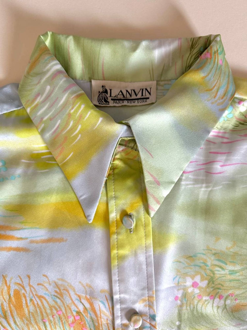 Camicia con fantasia bucolica in tonalità pastello 