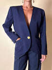 Blazer vintage Yves Saint Laurent en laine rasée bleu nuit avec boutons dorés logotés