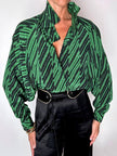 Camicia vintage in fresco di lana e seta verde smeraldo con fantasia grafica astratta