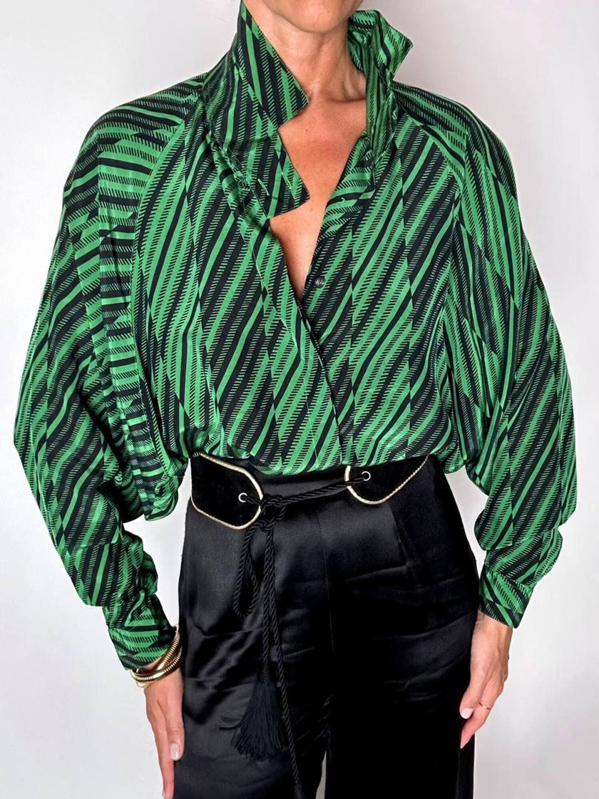 Camicia vintage in fresco di lana e seta verde smeraldo con fantasia grafica astratta